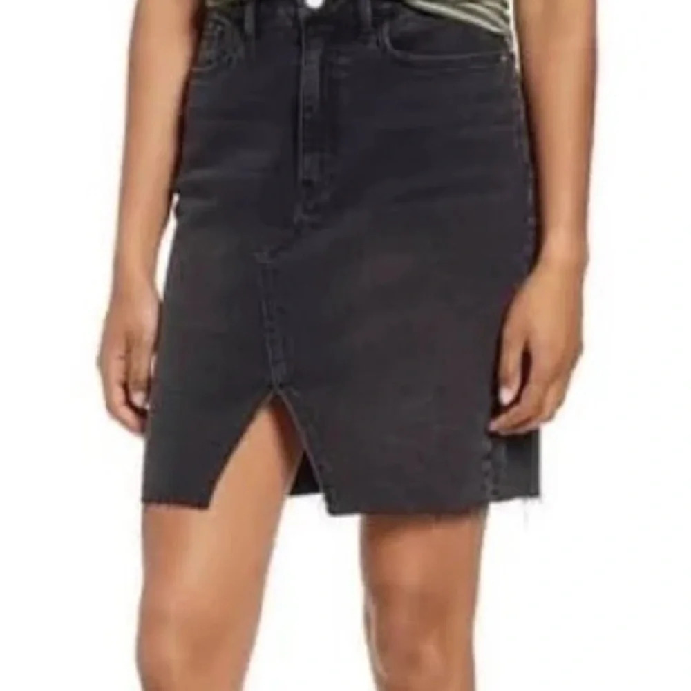 Tinsel Black Frayed Denim Skirt Size 26 Stone Wash Zip Closure Cotton A-Line